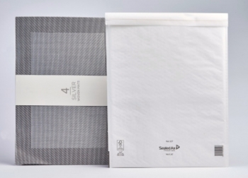 White Mail Lite Bubble Lined Postal Bags REF. K/7 - 50 bags per box White Mail Lite Bubble Lined Postal Bags REF. K/7 - 50 bags per box